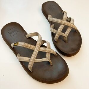 Women’s Teva Olowahu sandal Antiguous Birch Size 8